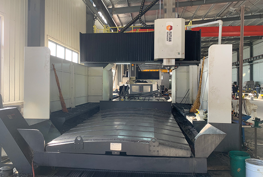 „Gantry“ centrai padidina didelę CNC apdirbimo talpą