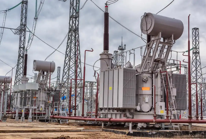 Ar elektros tinklai gali neatsilikti nuo spartaus dirbtinio intelekto duomenų centrų augimo?